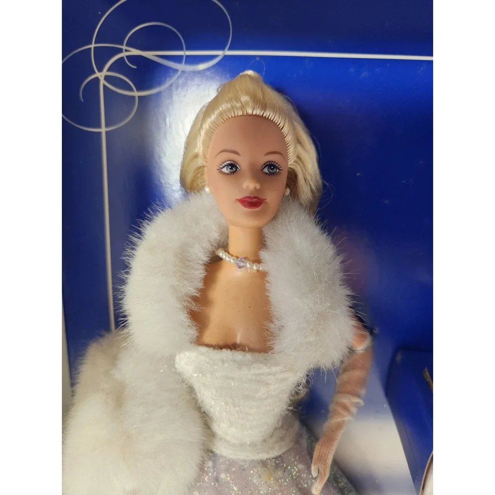 Snow Sensation Barbie + Snow Globe Beautiful!